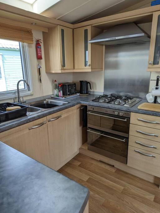 6 Berth Holiday Home On Ocean Edge Near Morecambe Heysham Exterior photo